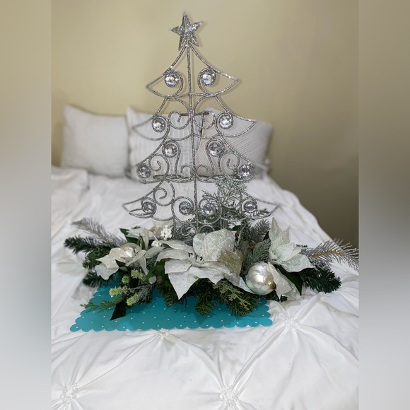 Silver Holiday Tree Decoration- 5 candle holder pre -owned with free gift - Picture 9 of 17